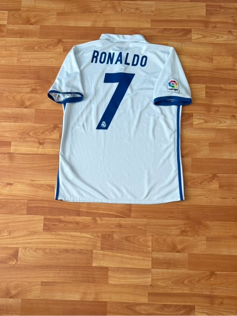 Ronaldo #7  Real Madrid Authentic Jersey Home Jersey 16/17 Size Medium